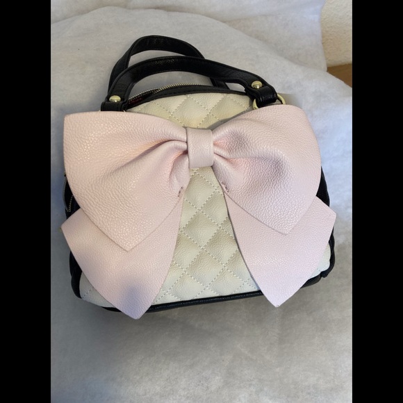 Betsey Johnson Handbags - BETSEY JOHNSON Shoulder strap bag NEW with tags